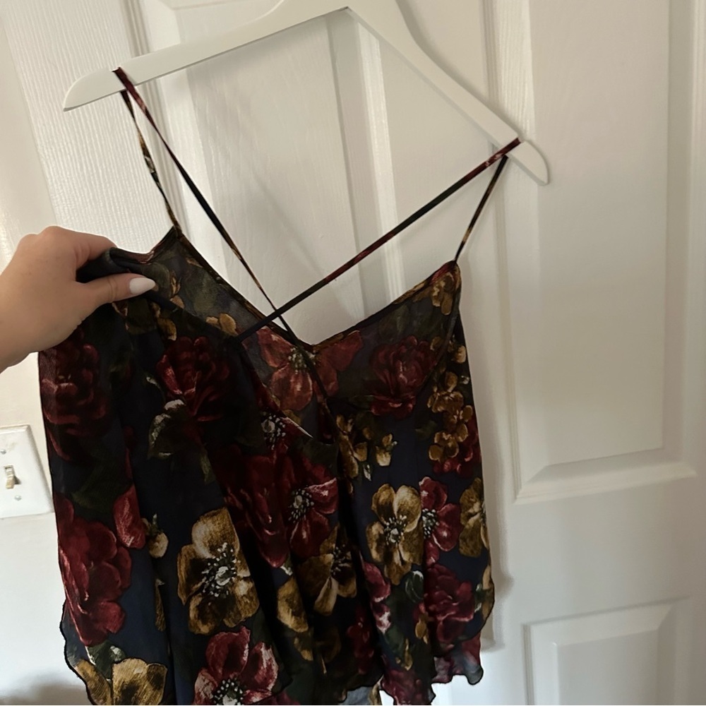 Floral Top - Picture 3 of 4